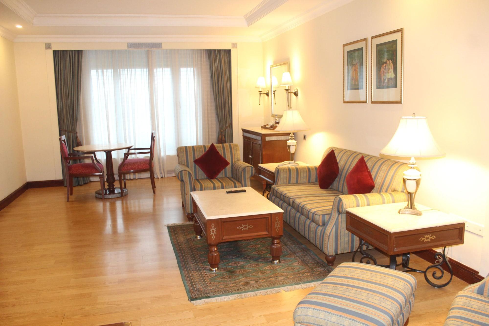 Welcomhotel By Itc Hotels, Cathedral Road, Chennai Exterior photo