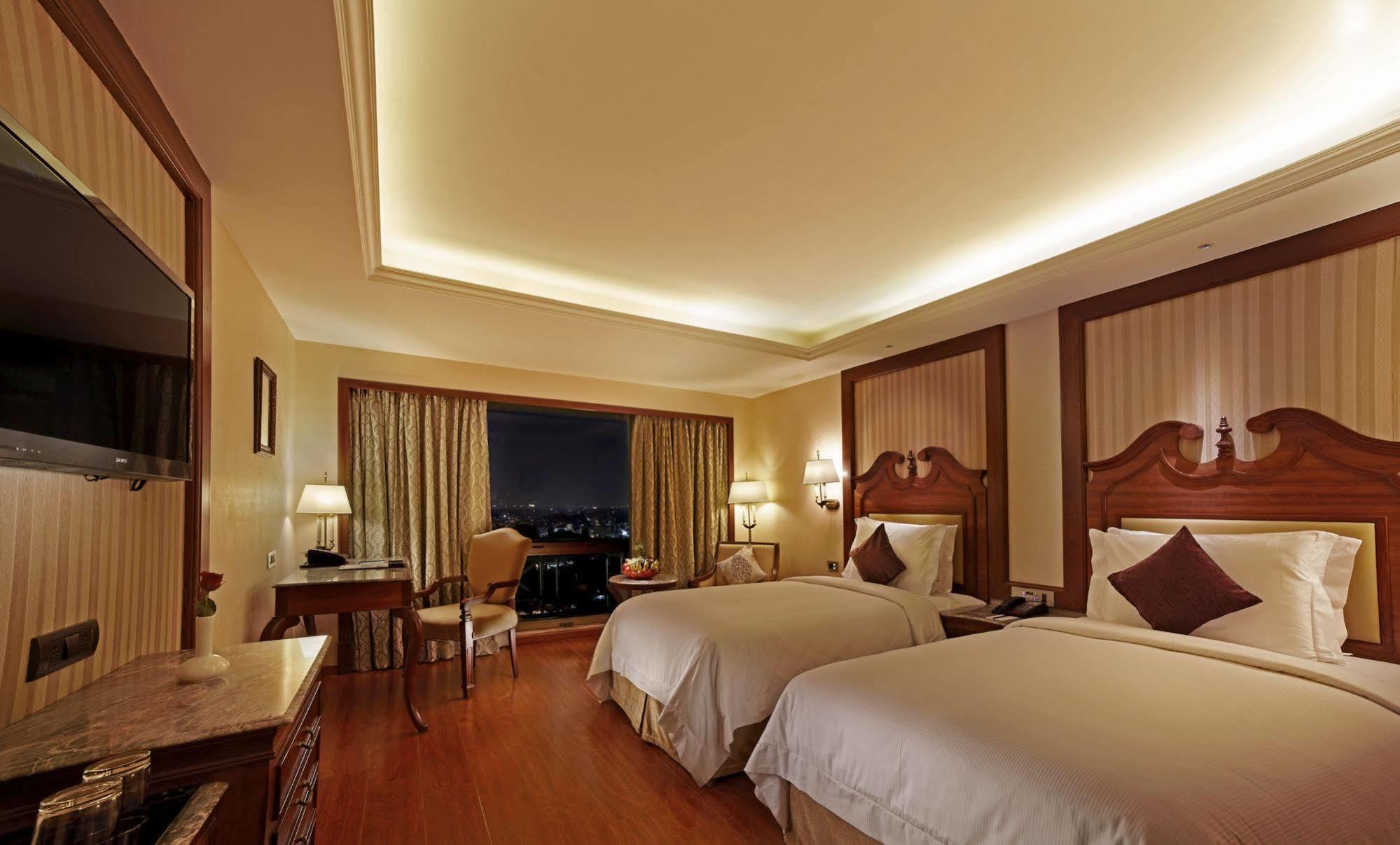 Welcomhotel By Itc Hotels, Cathedral Road, Chennai Exterior photo